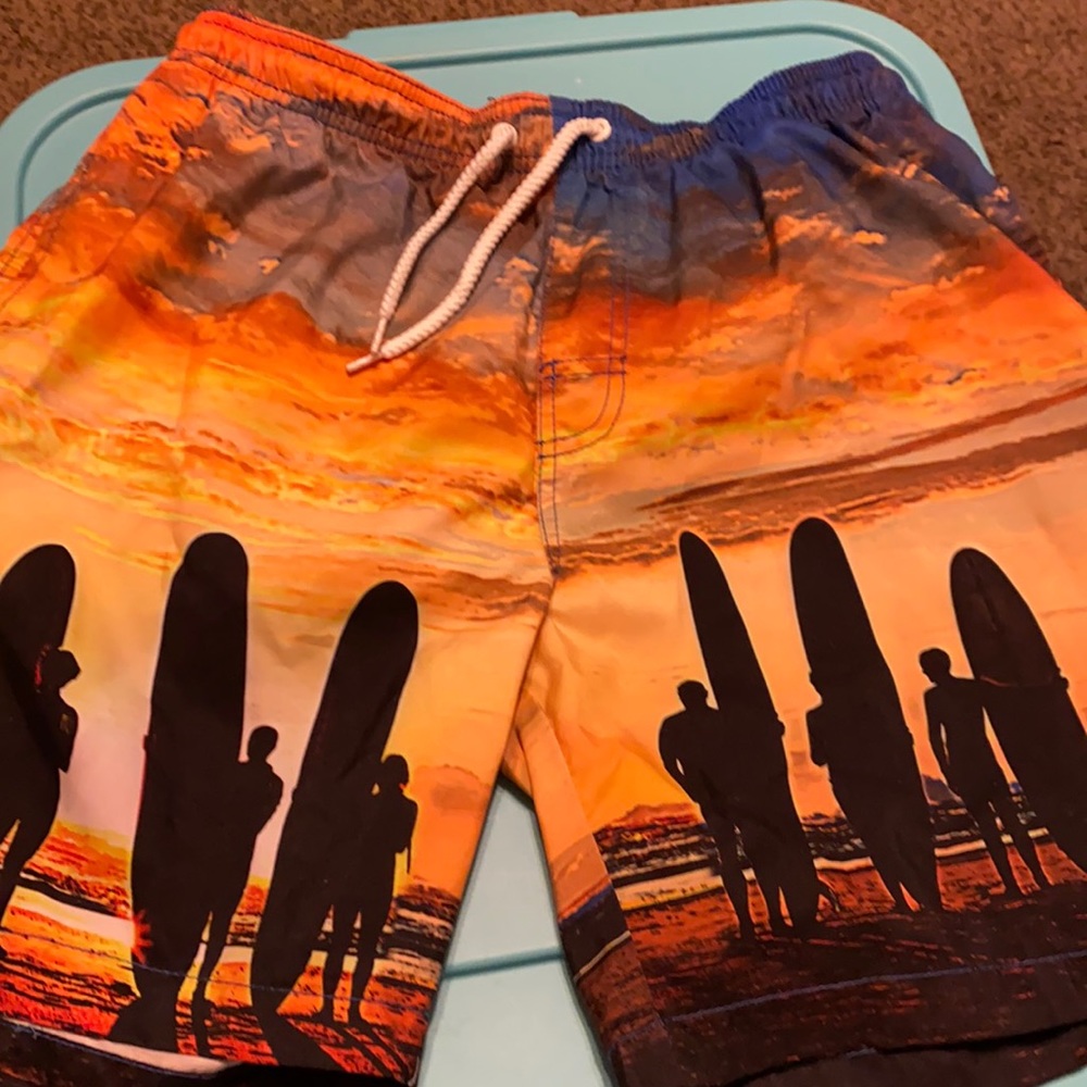Men’s swim trunks